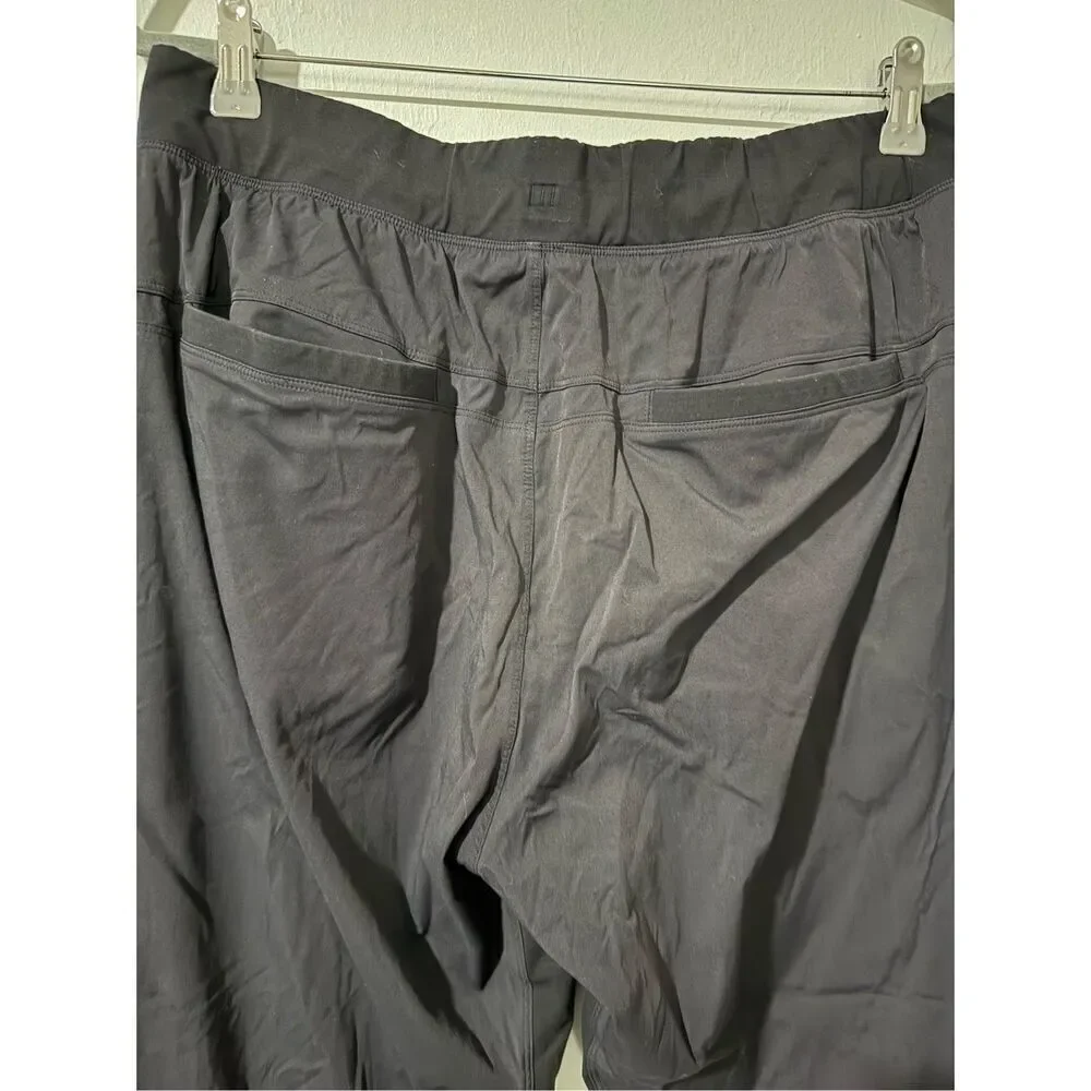 Lululemon men’s black lined joggers pants L